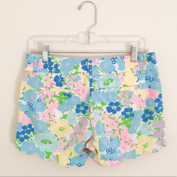 Lilly Pulitzer Buttercup Scalloped Shorts, Size 2 - Picture 2 of 7